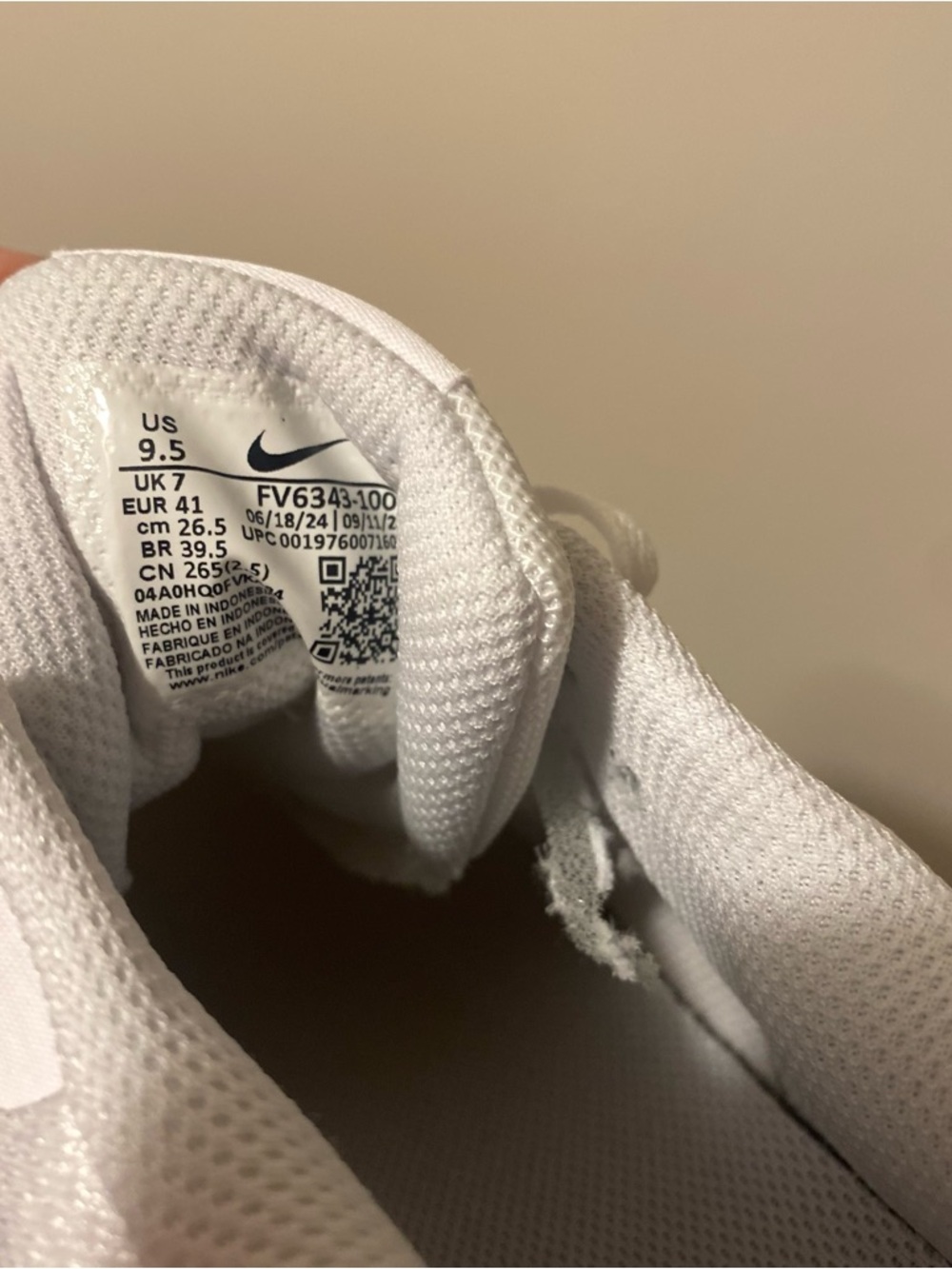 Nike Women's Promina White Mesh Running Sneakers size 9.5 - Picture 2 of 16